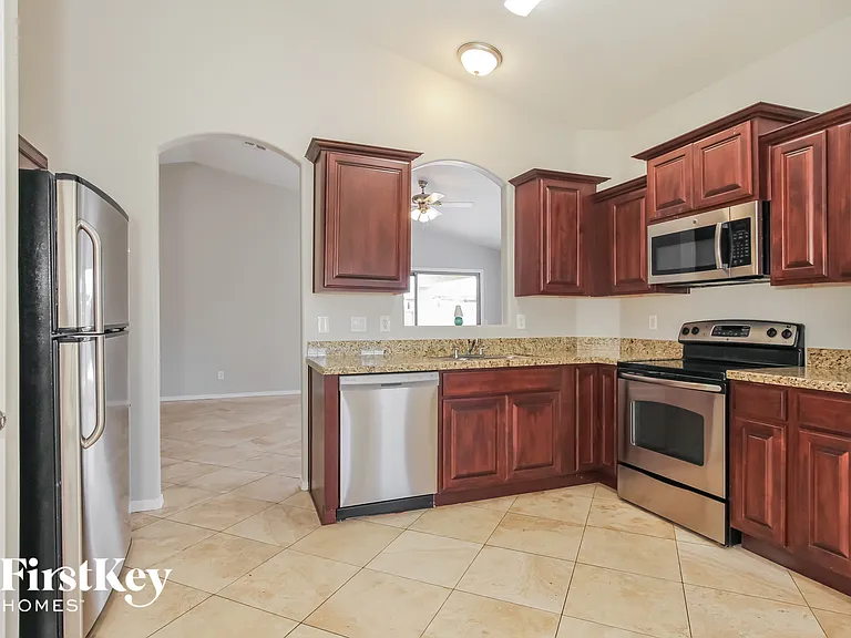 1491 S 171st Ln — Photo 6