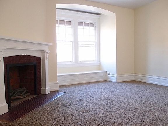 living room Or bedroom