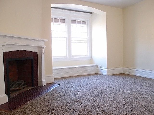 living room Or bedroom