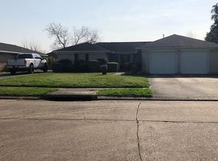 645 Ridgewood Dr, Port Neches, TX 77651