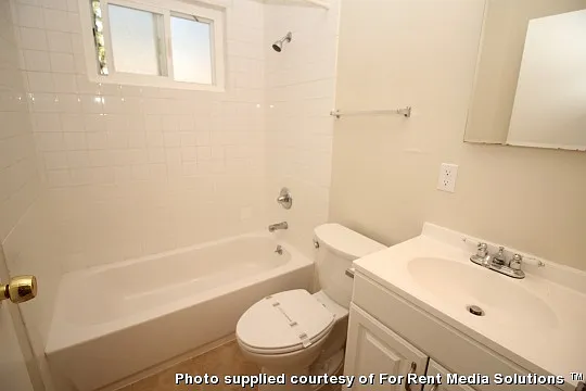 Marin Royal Apartments LLC — Photo 18
