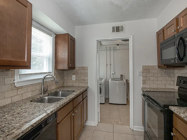 21350 Priday Ave — Photo 5