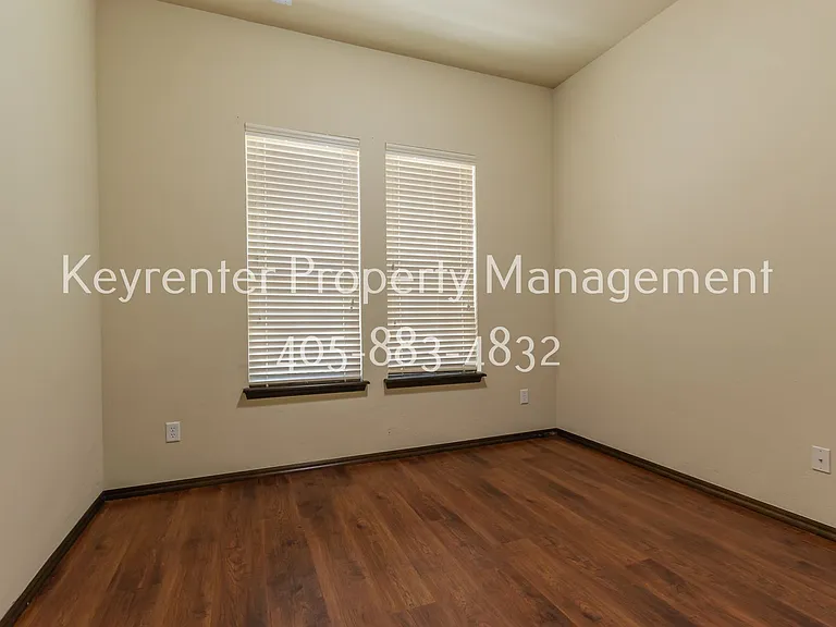 2405 SW 138th St — Photo 21
