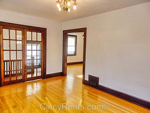 4th image of 3571 Pape Ave #2