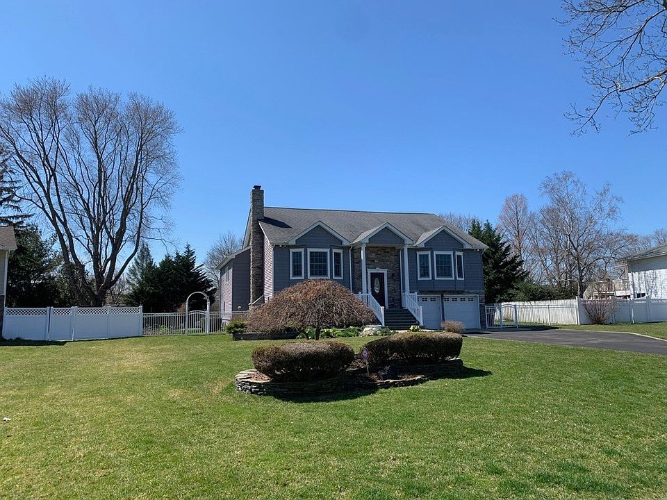 1st image of 8 Wendy Ln