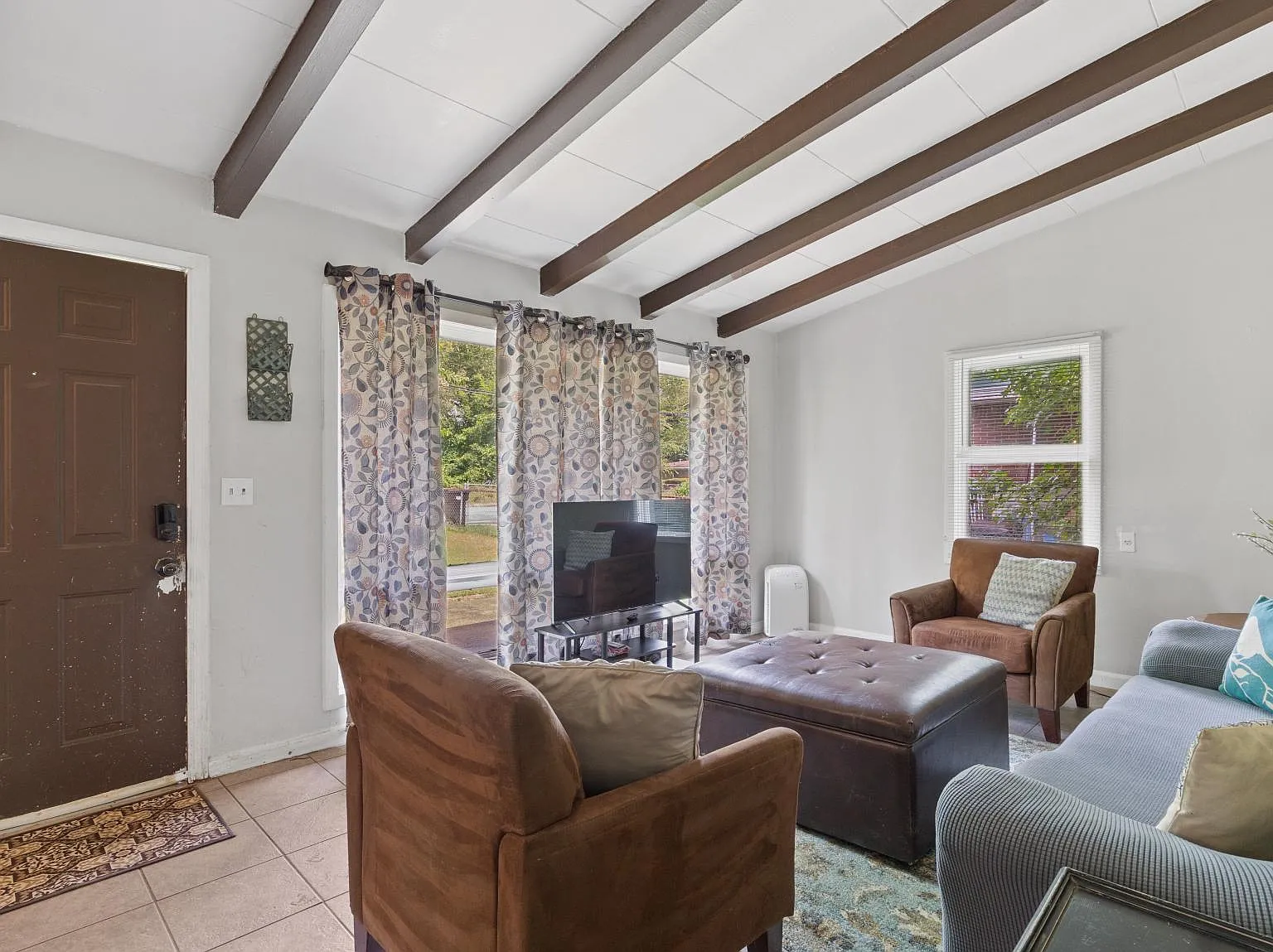 302 Mccartha Drive — Photo 2