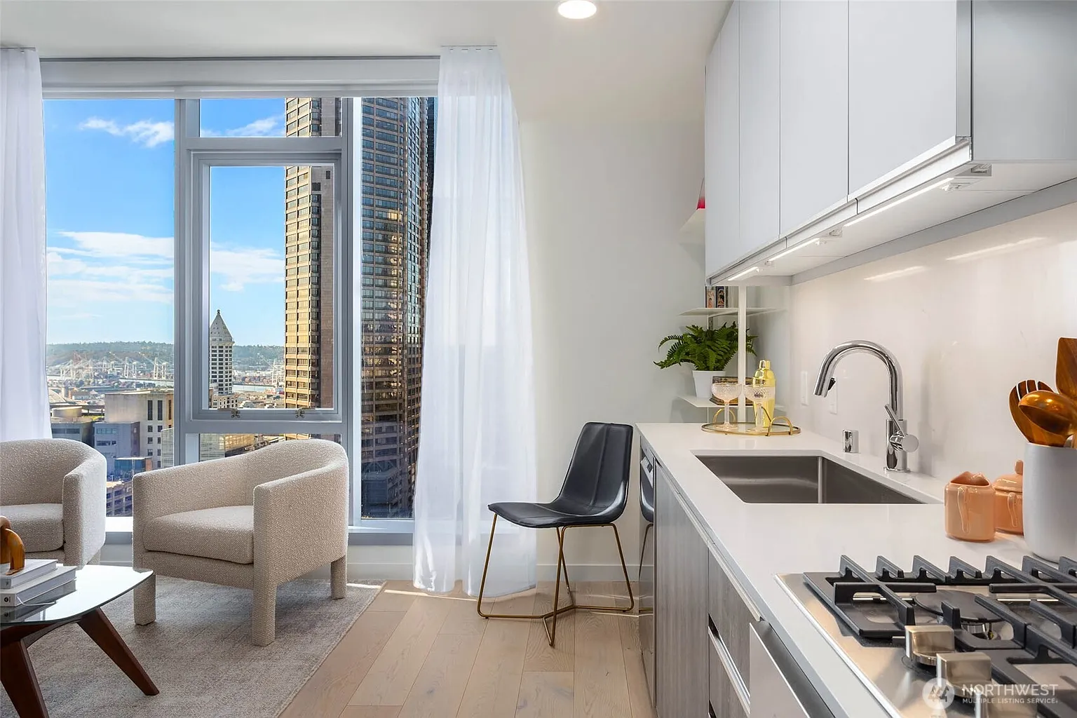 800 Columbia Street #709 photo 1
