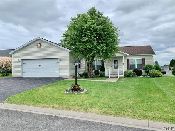 26 Overland Dr, Clinton, NY 13323