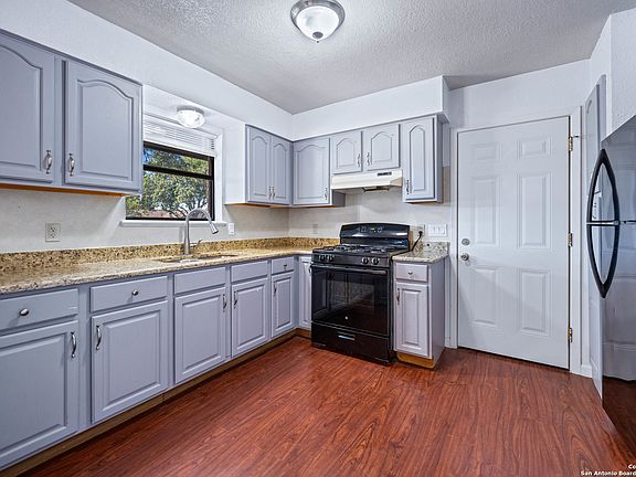 2nd image of 1500 LONGHORN DR