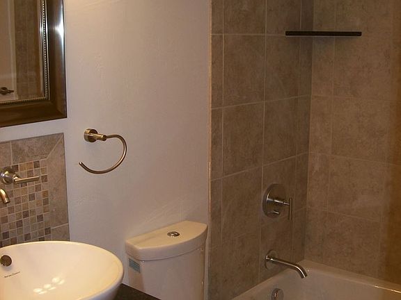 3rd image of 1012 W Pine St Unit 124