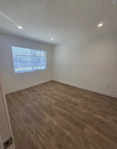 1011 E Chevy Chase Dr #A — Photo 11