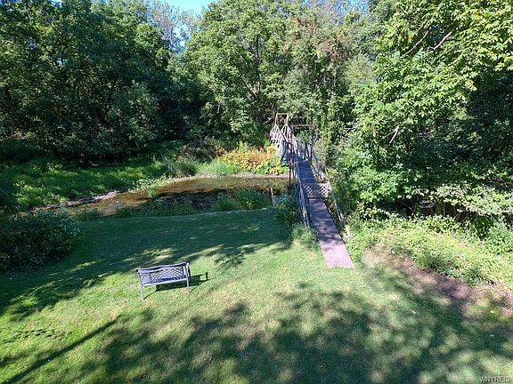 3rd image of 199 Lehn Springs Dr