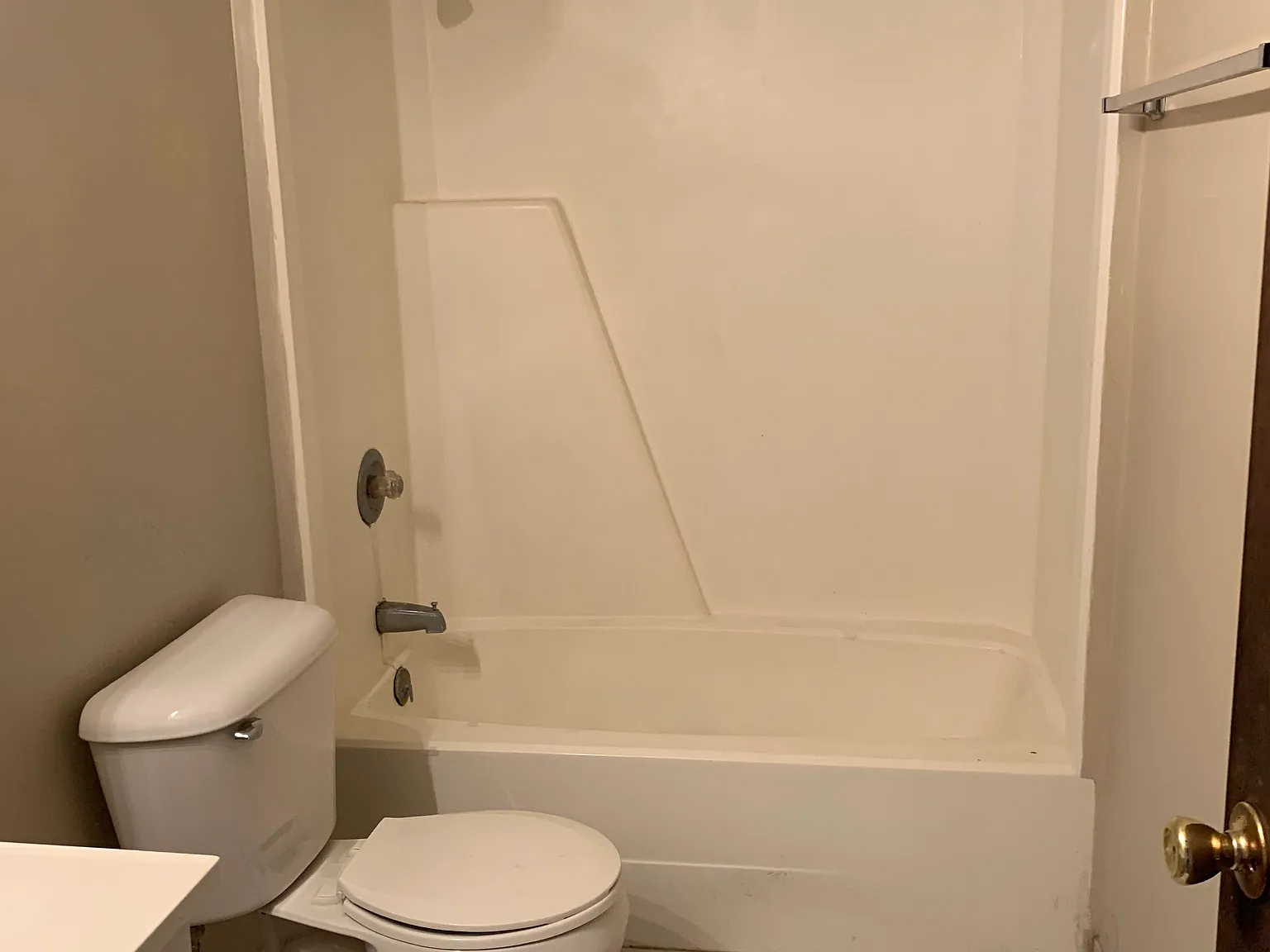 1 bed, 700 sqft, $699 — Photo 3