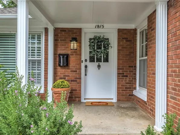 1815 Guilford Ln, Nichols Hills, OK 73120