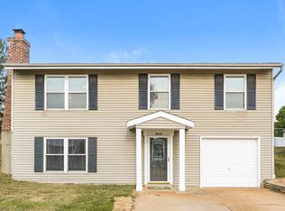 2513 Weymouth Dr, High Ridge, MO 63049