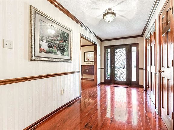 3rd image of 3833 Lake Huron Dr