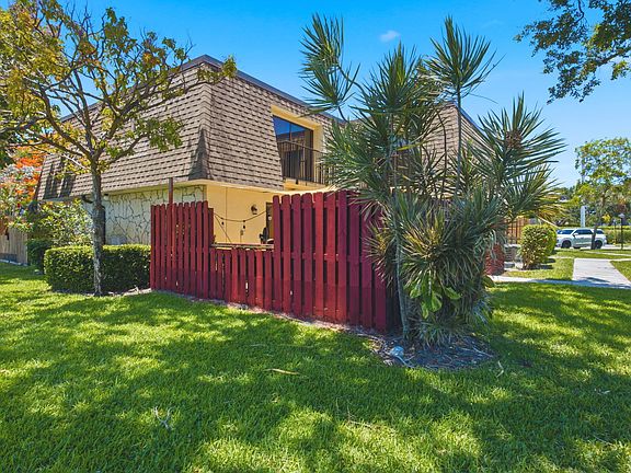 4th image of 2883 SW 22nd Circle #51a