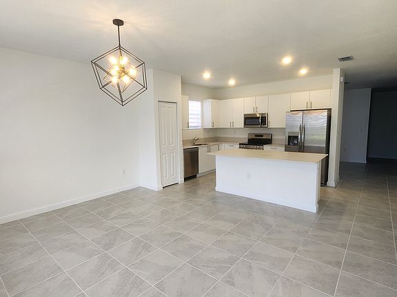 3rd image of 2267 SE 30th St