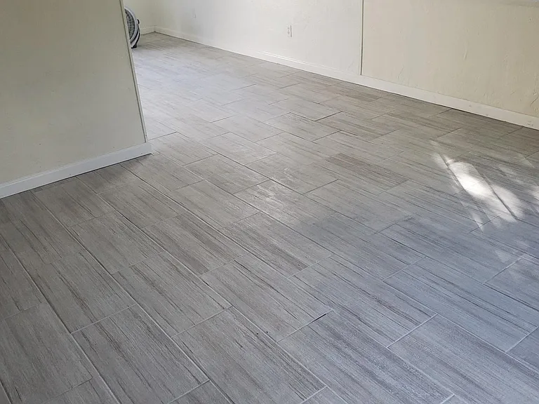 View from Livingroom to Kitchen.