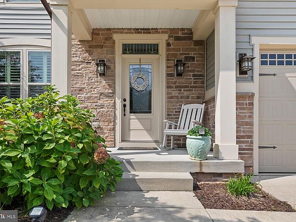 4th image of 32787 Widgeon Rd