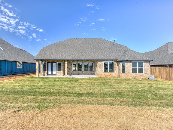 5th image of 3904 Catalina Ln