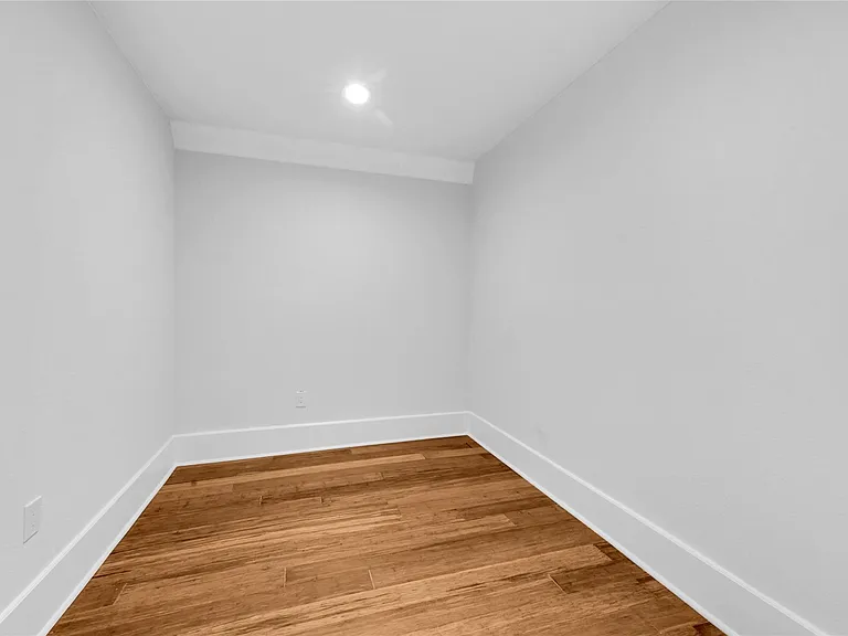 1633 Fourcade St #B — Photo 6