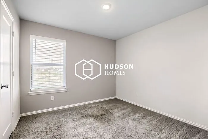 926 Childress Dr — Photo 8