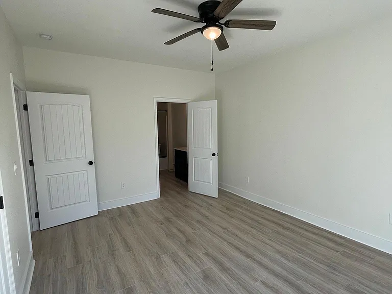 8136 Graham Rd #100 — Photo 12