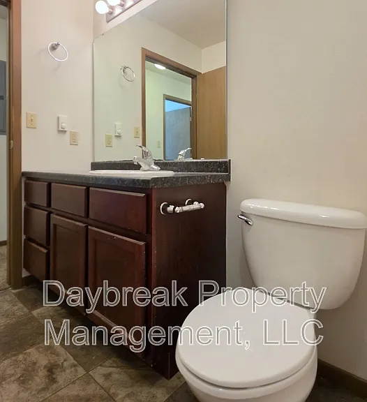 317 16th St S #4 — Photo 11