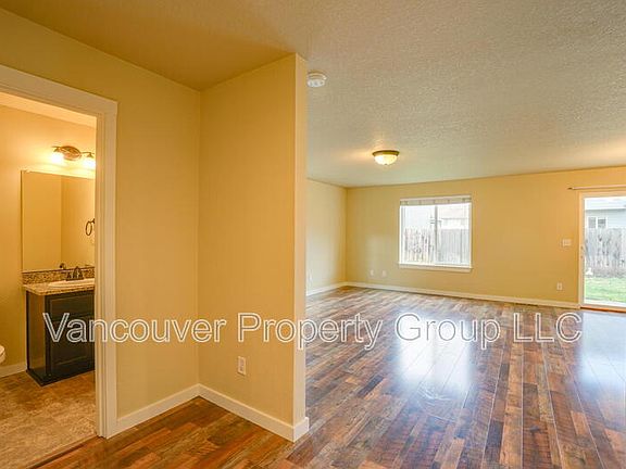 3rd image of 11906 NE 102nd St