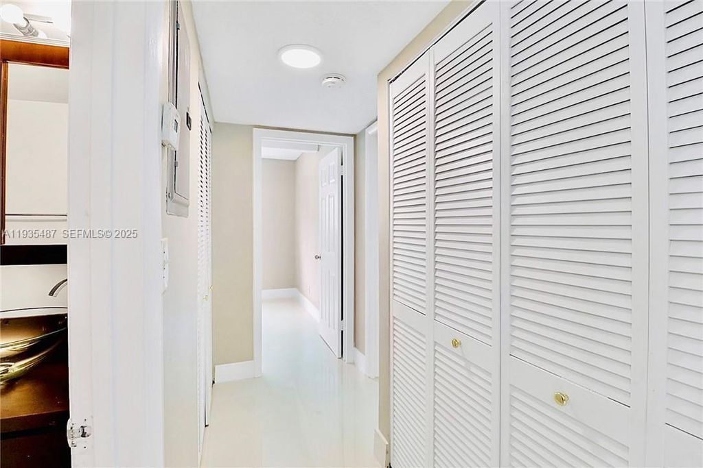 1065 S Flagler Ave APT 701, photo 5