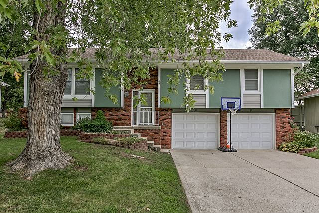 1st image of 1021 Essex St