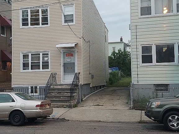 3rd image of 200 Belvidere Ave