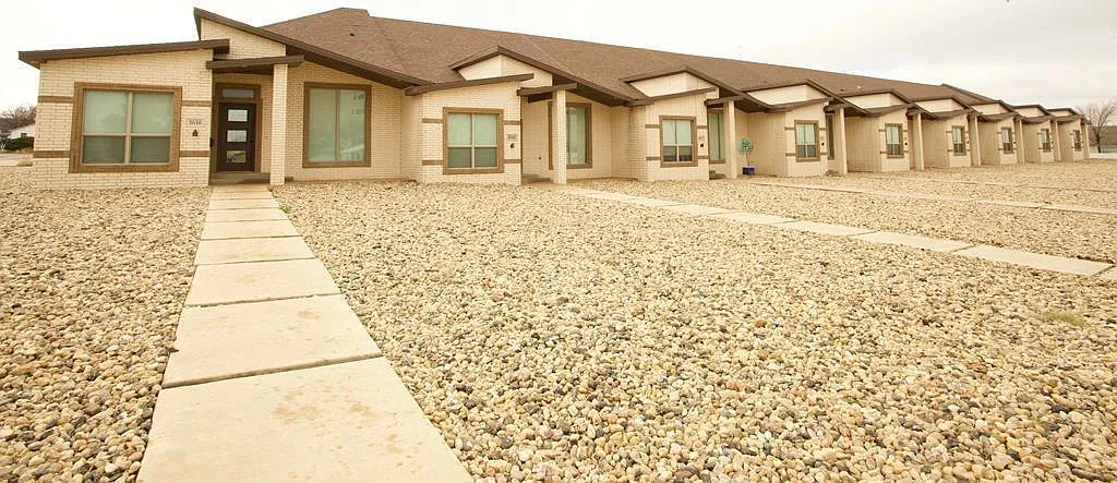 3 bed, 2.0 bath, 1500 sqft, $1,750 — Photo 1
