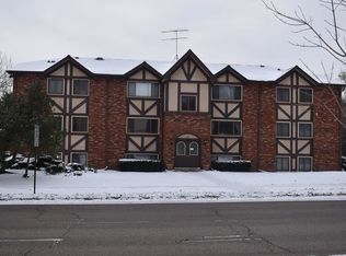 319 Dunning Ave APT 1C, Dundee, IL 60118