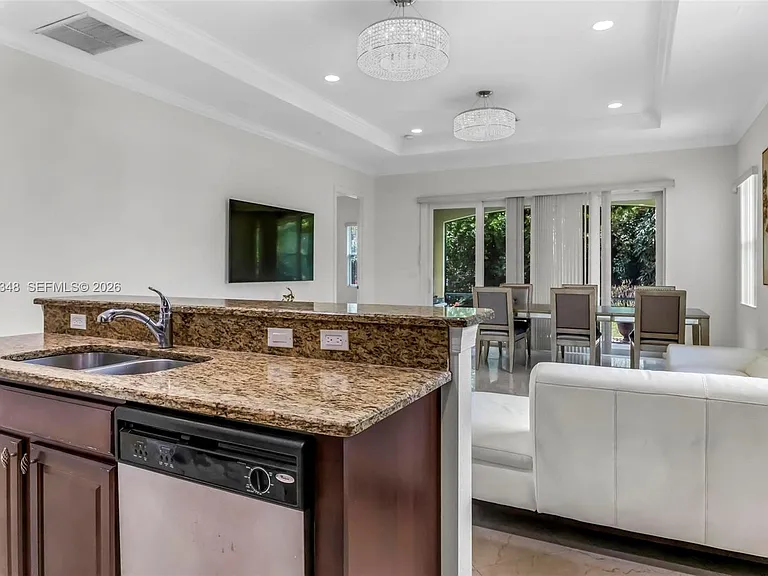 8361 NW 120th Way — Photo 3