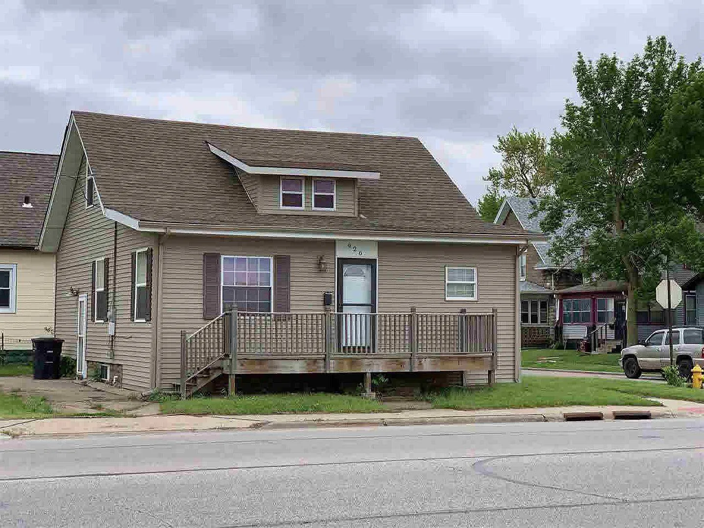 926 18th Ave photo 1