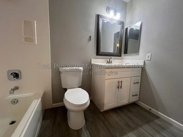 408 W Blackhawk Dr #1 — Photo 26