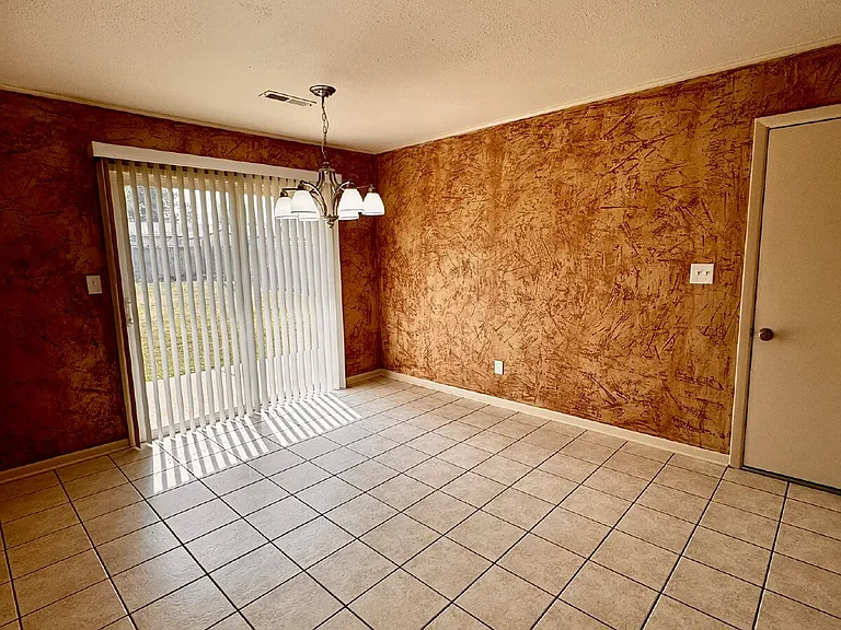 1821 S Beth Dr — Photo 4