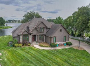 5013 SW Raintree Cir, Lees Summit, MO 64082