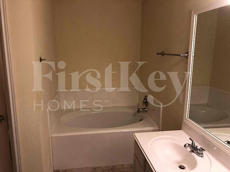 1123 Intrepid Oak Ln — Photo 15
