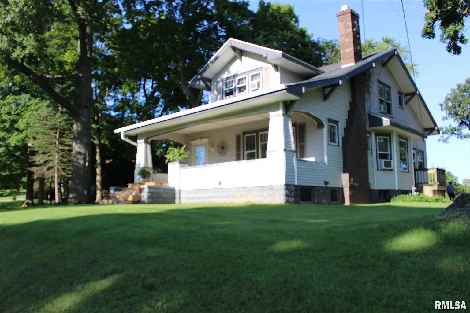 616 N Main St photo 1