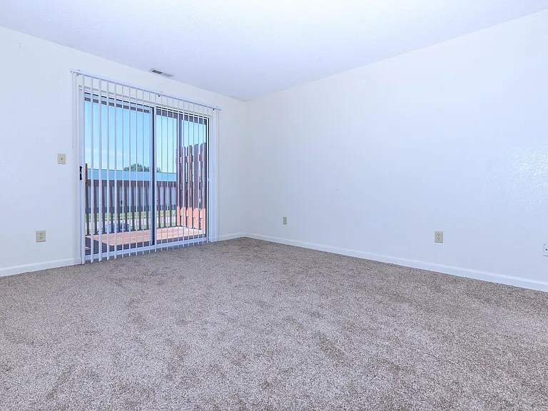 Riverfront Apartments — Photo 6