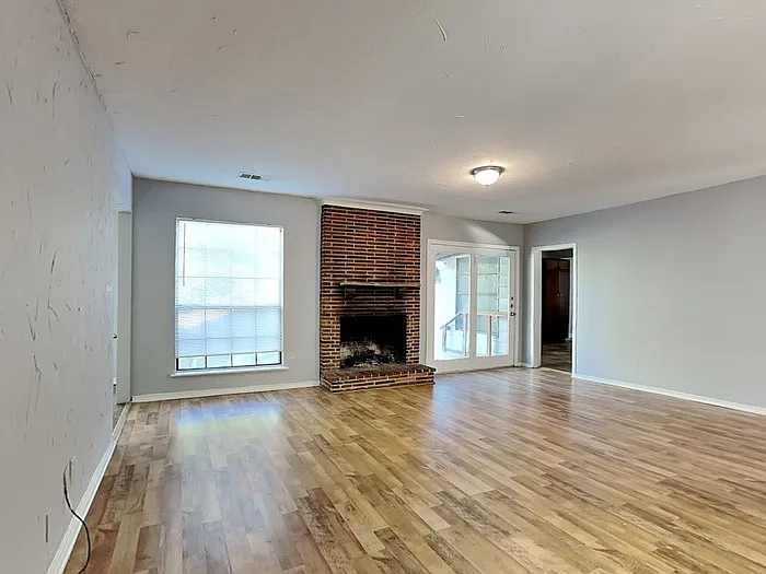2621 Saturn Rd — Photo 4