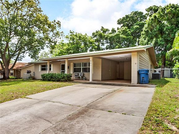 3rd image of 801 Forest Park Dr