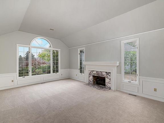 3rd image of 16438 NE 50th St