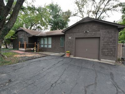 10200 Pflumm Rd, Lenexa, KS, 66215