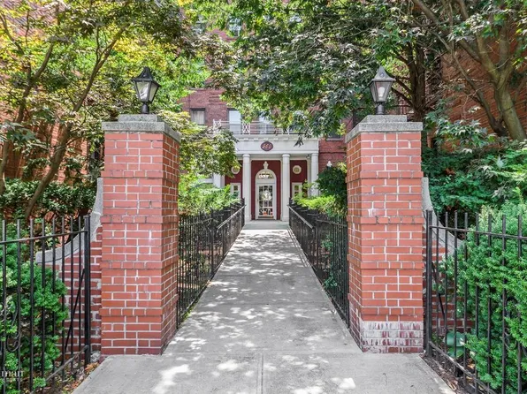 960 Sterling Place image 13 of 13