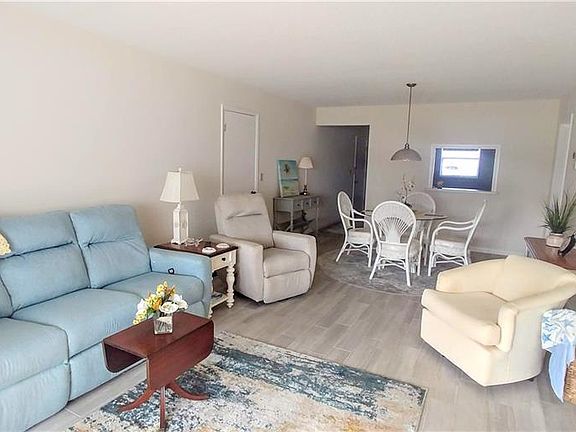 2nd image of 1330 Myerlee Country Club Blvd APT 2