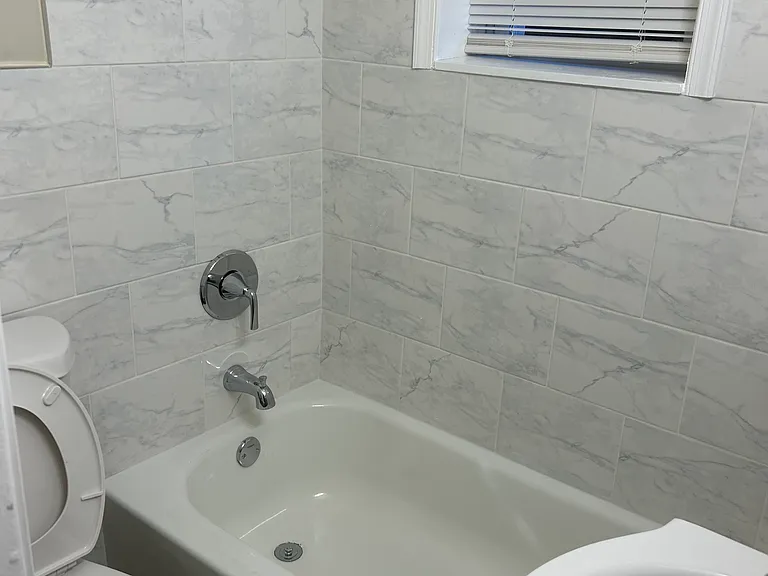 4725-4727 Chester Ave #A2 — Photo 8